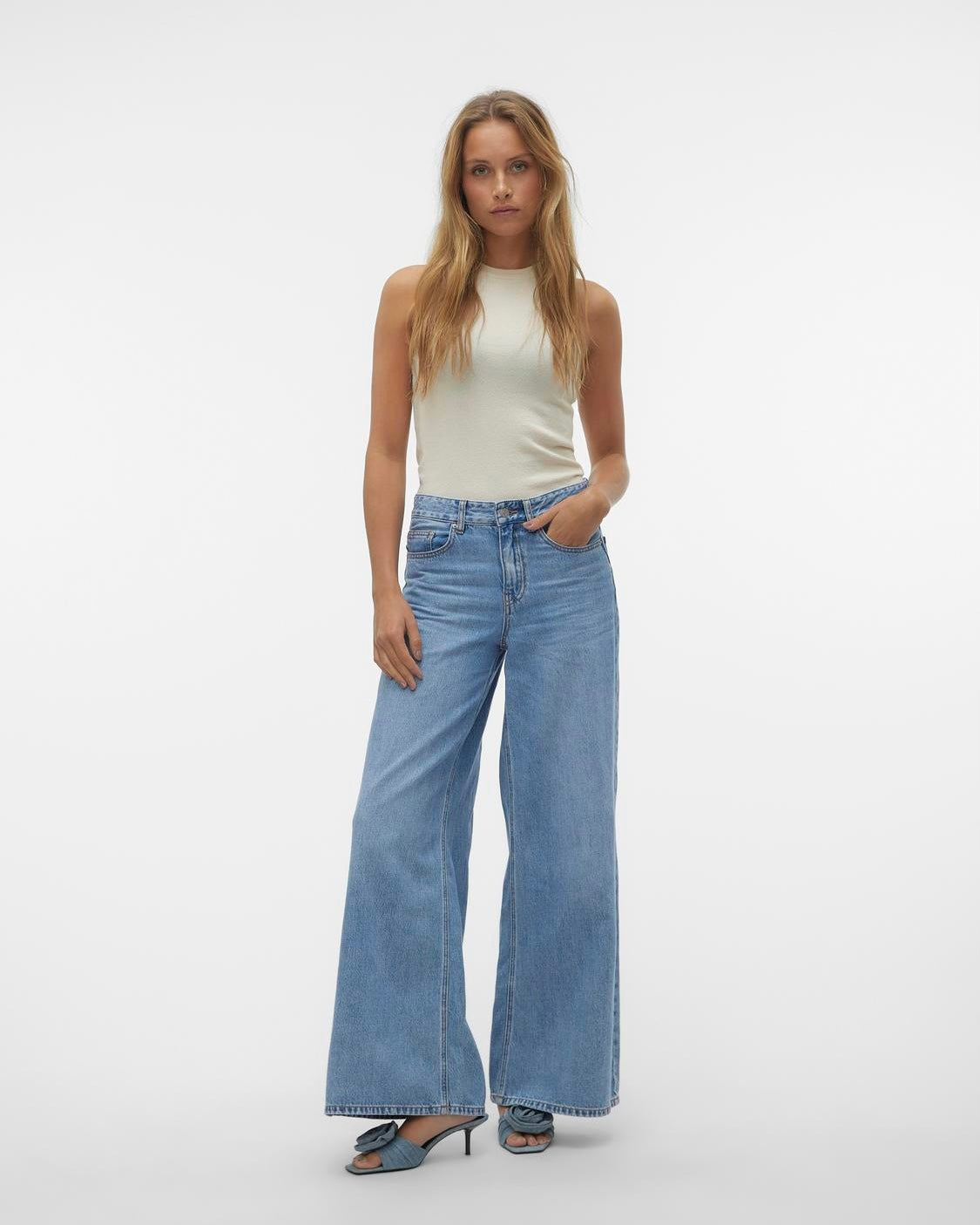 The Annett Mid Rise Super Wide Jeans