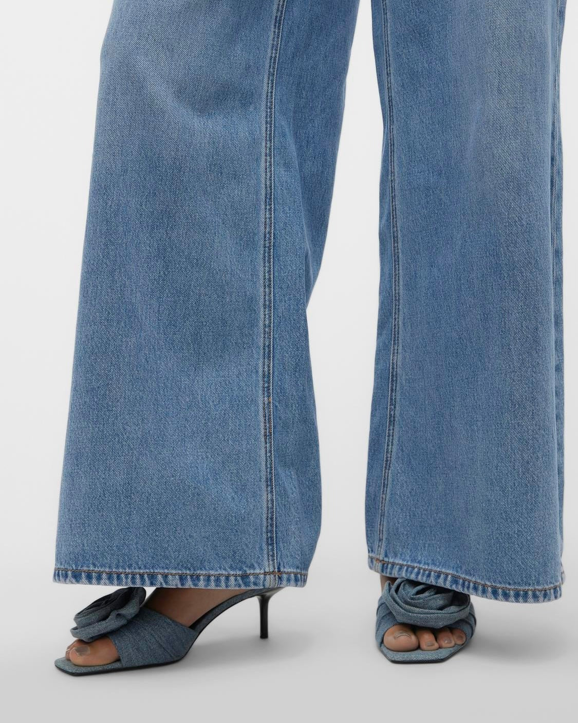 The Annett Mid Rise Super Wide Jeans