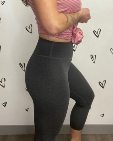 The Riley Bamboo Capri Legging - 3 COLORS π