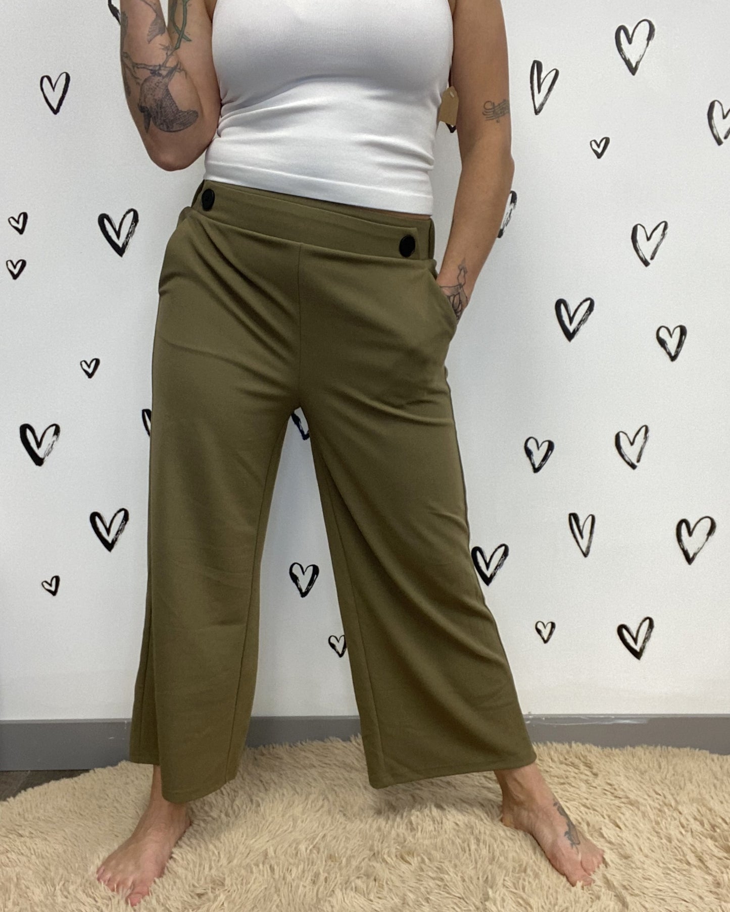 The Liva Wide 7/8 Ankle Pant