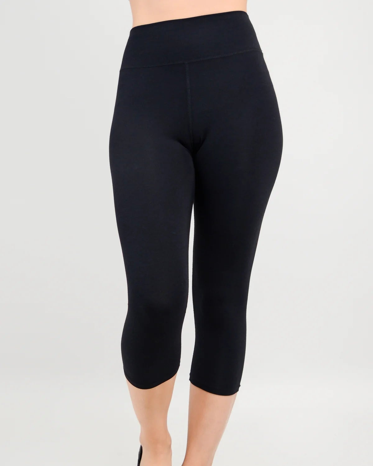 The Riley Bamboo Capri Legging - 3 COLORS π
