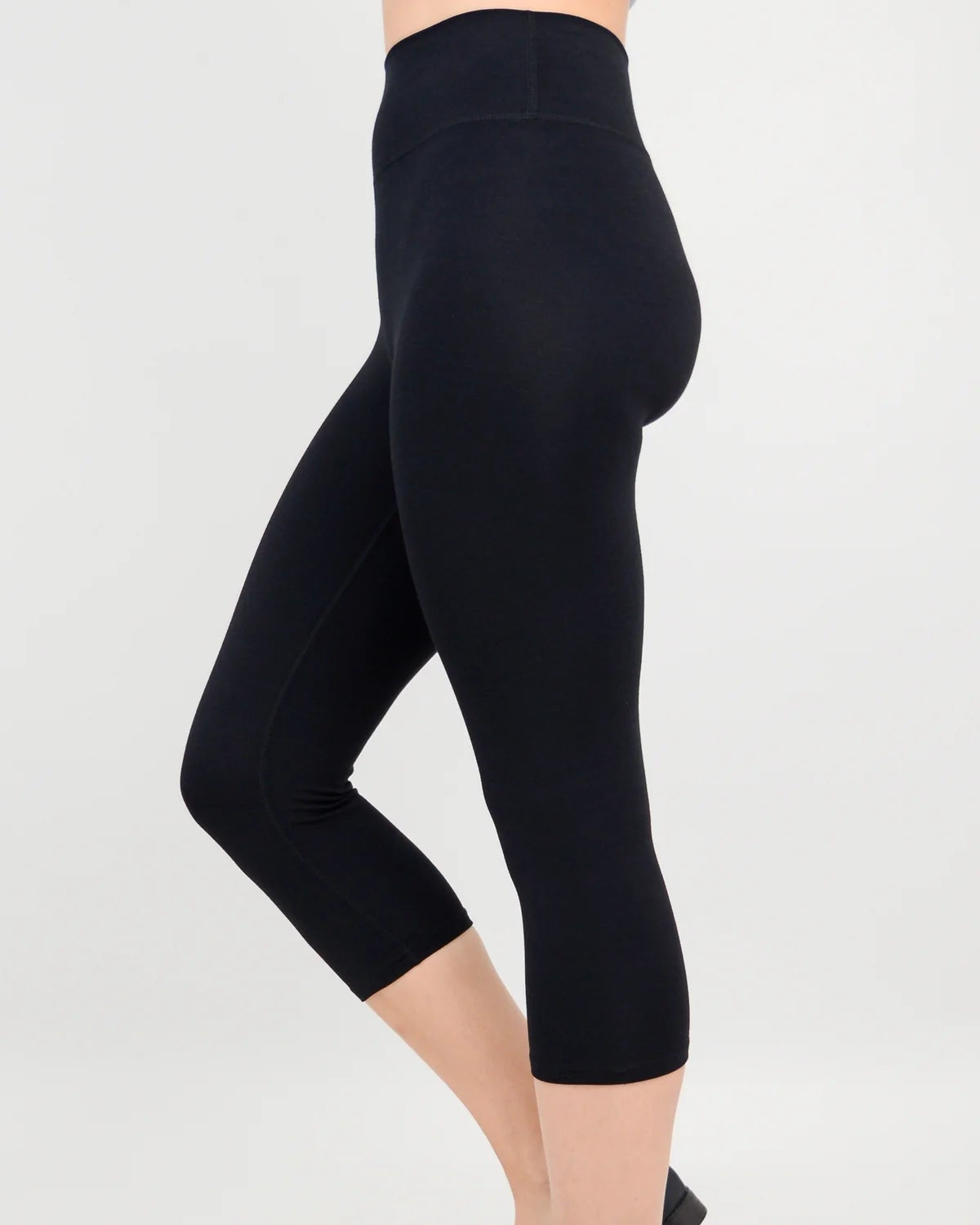 The Riley Bamboo Capri Legging - 3 COLORS π