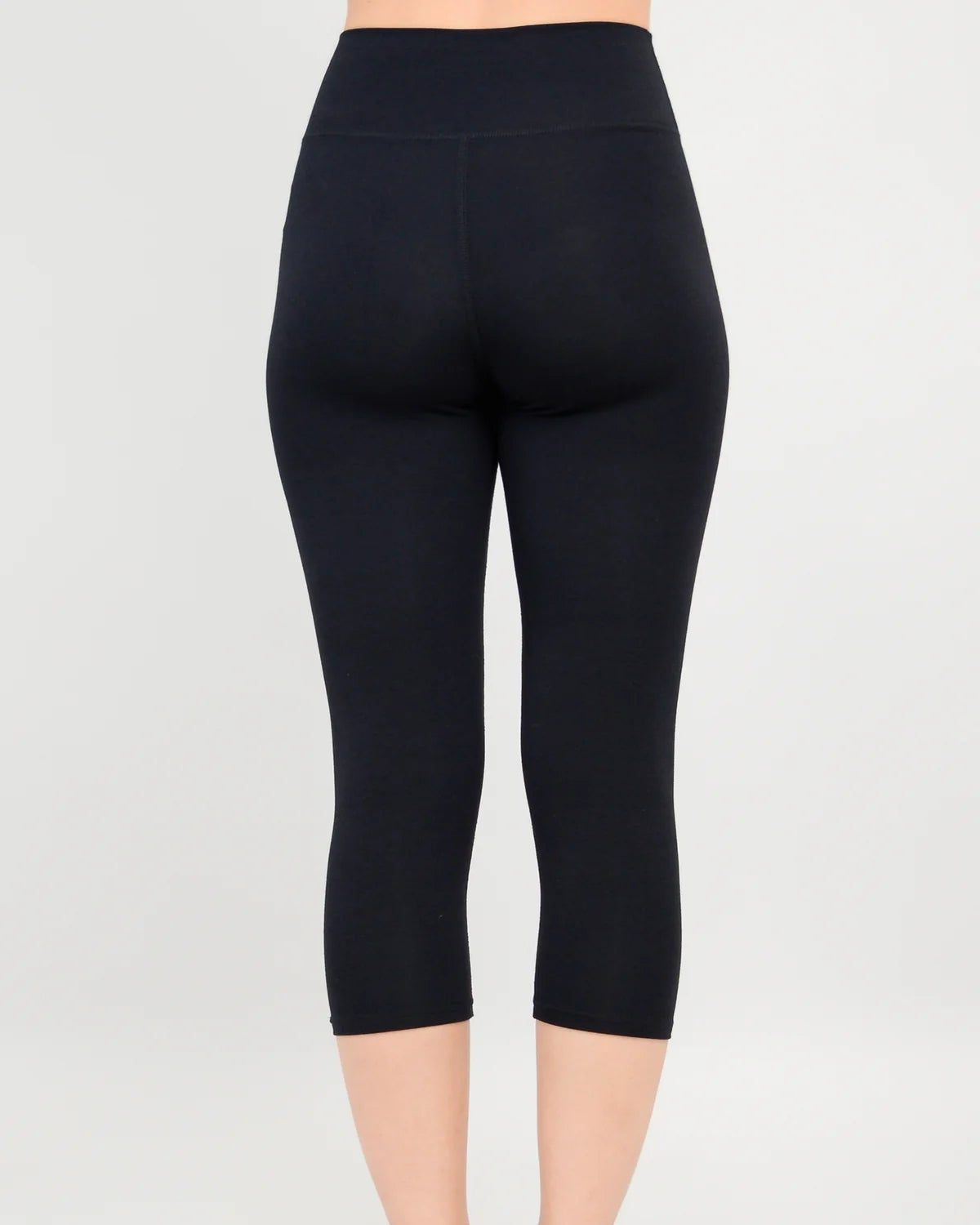 The Riley Bamboo Capri Legging - 3 COLORS π