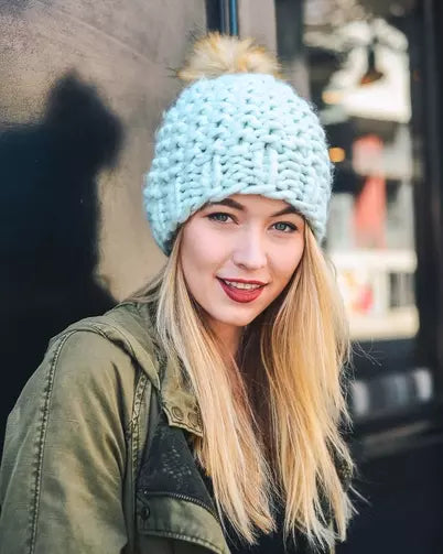 Oversized Chunky Knitted Pom Touque