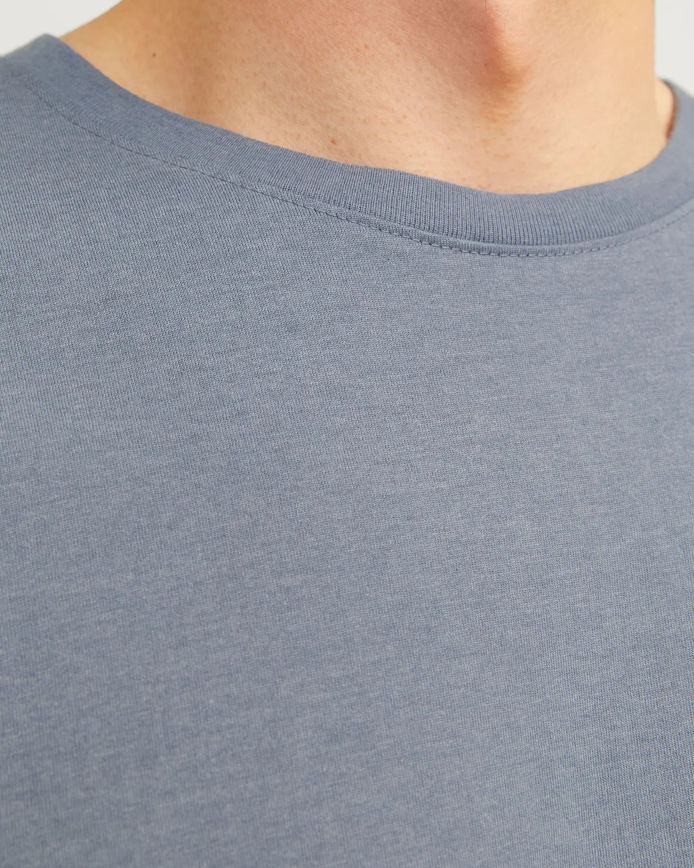 The Men's Basic Blend T-shirt - 2 COLORS