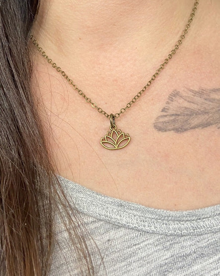 Lotus Brass Short Necklace