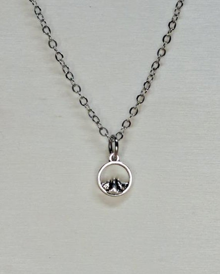 Mountain Silver Short Necklace