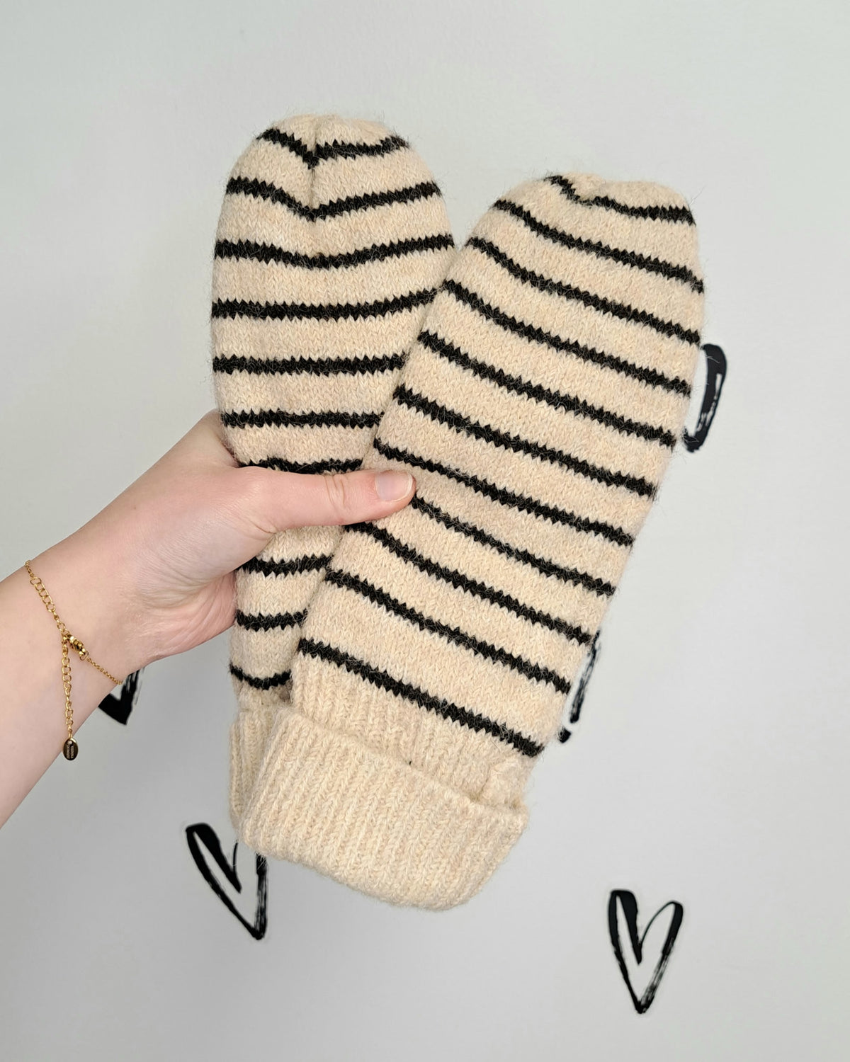 The Norma Stripe Mittens - 2 COLORS