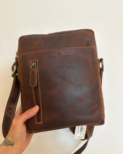 Dallas Unisex Leather Crossbody Bag
