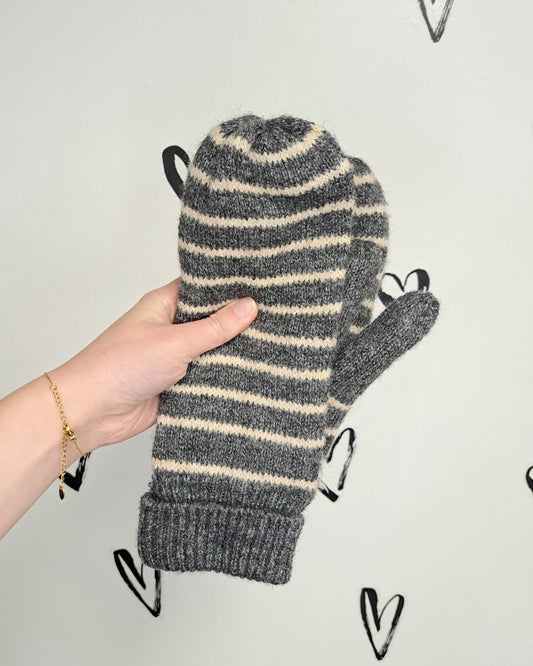 The Norma Stripe Mittens - 2 COLORS