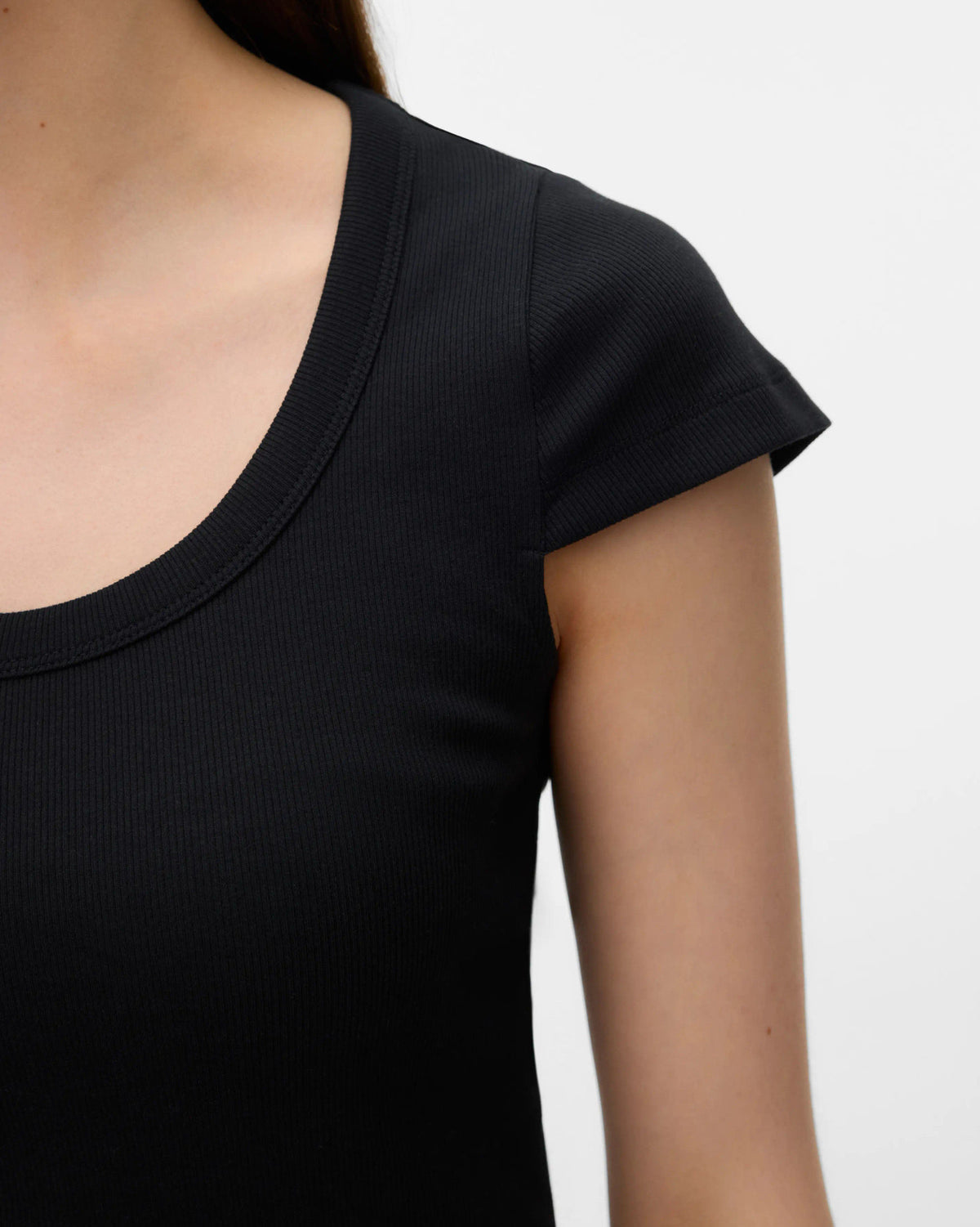 The Chloe U-Neck Fitted Top: Black