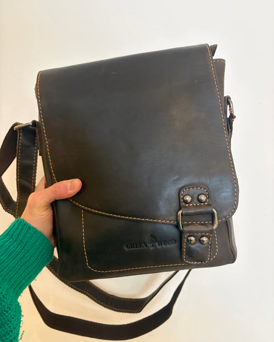 Hobart Unisex Leather Crossbody Bag