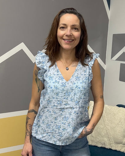 The Josie Ruffle Sleeve Floral Top: 2 COLORS