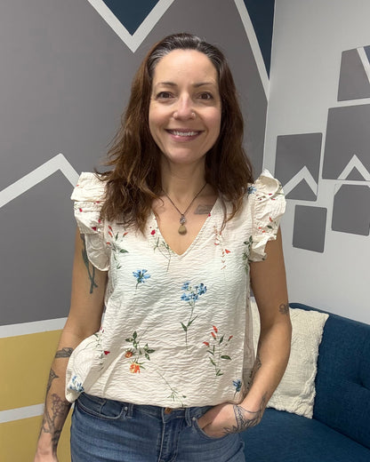 The Josie Ruffle Sleeve Floral Top: 2 COLORS