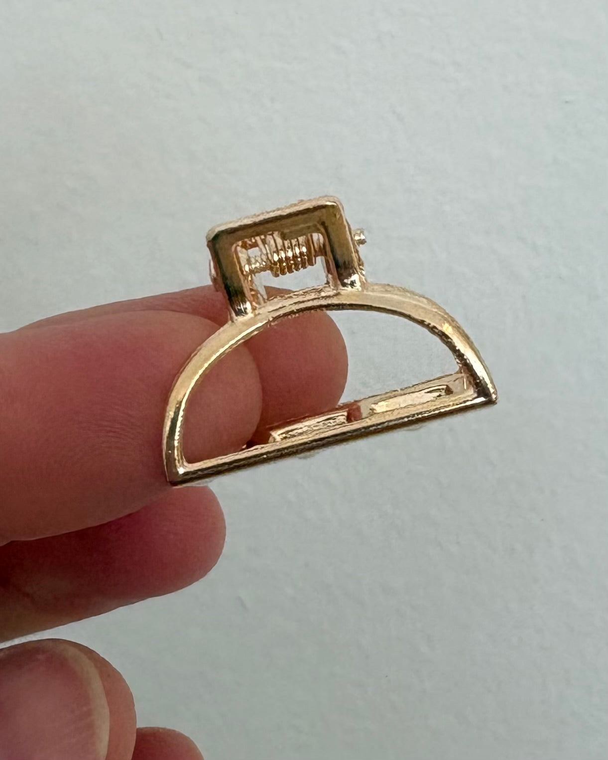 Tiny Gold Claw Hair Clip