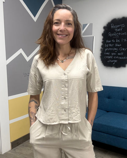 The Mymilo V-neck Button Blouse