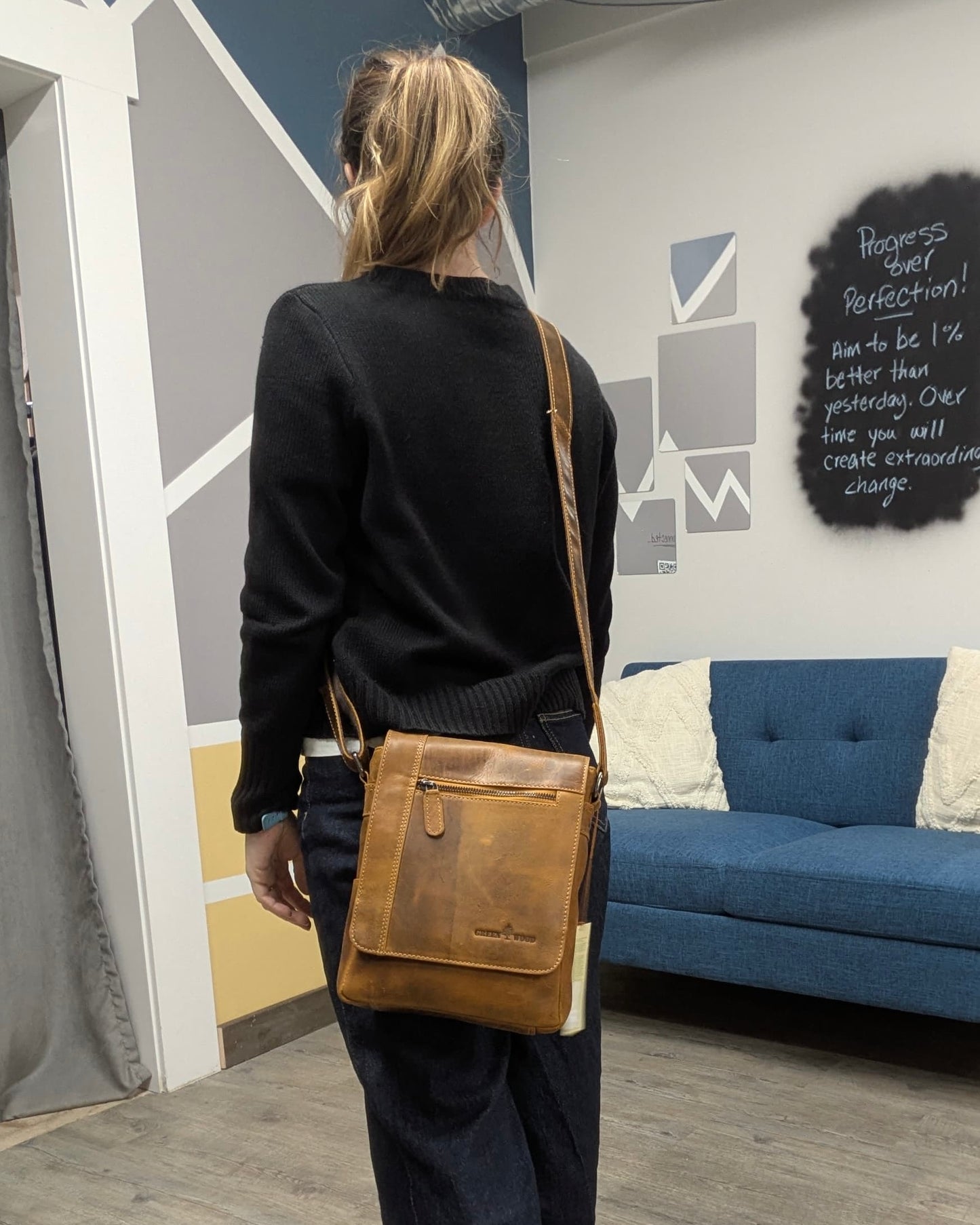 Henry Unisex Leather Mini-Messenger Bag: 2 COLORS