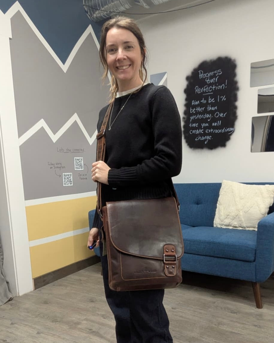 Torquay Unisex Leather Crossbody Bag: 2 COLORS