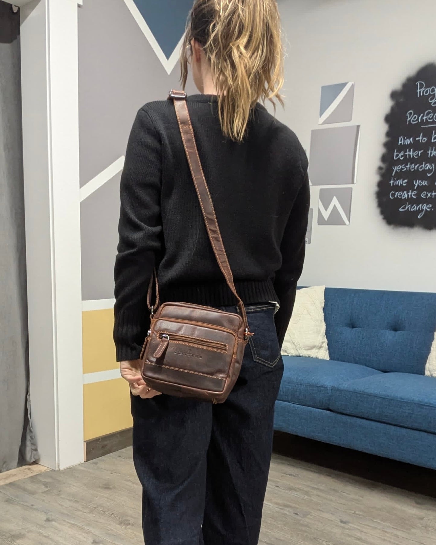 Oliver Unisex Leather Crossbody Bag: 2 COLORS