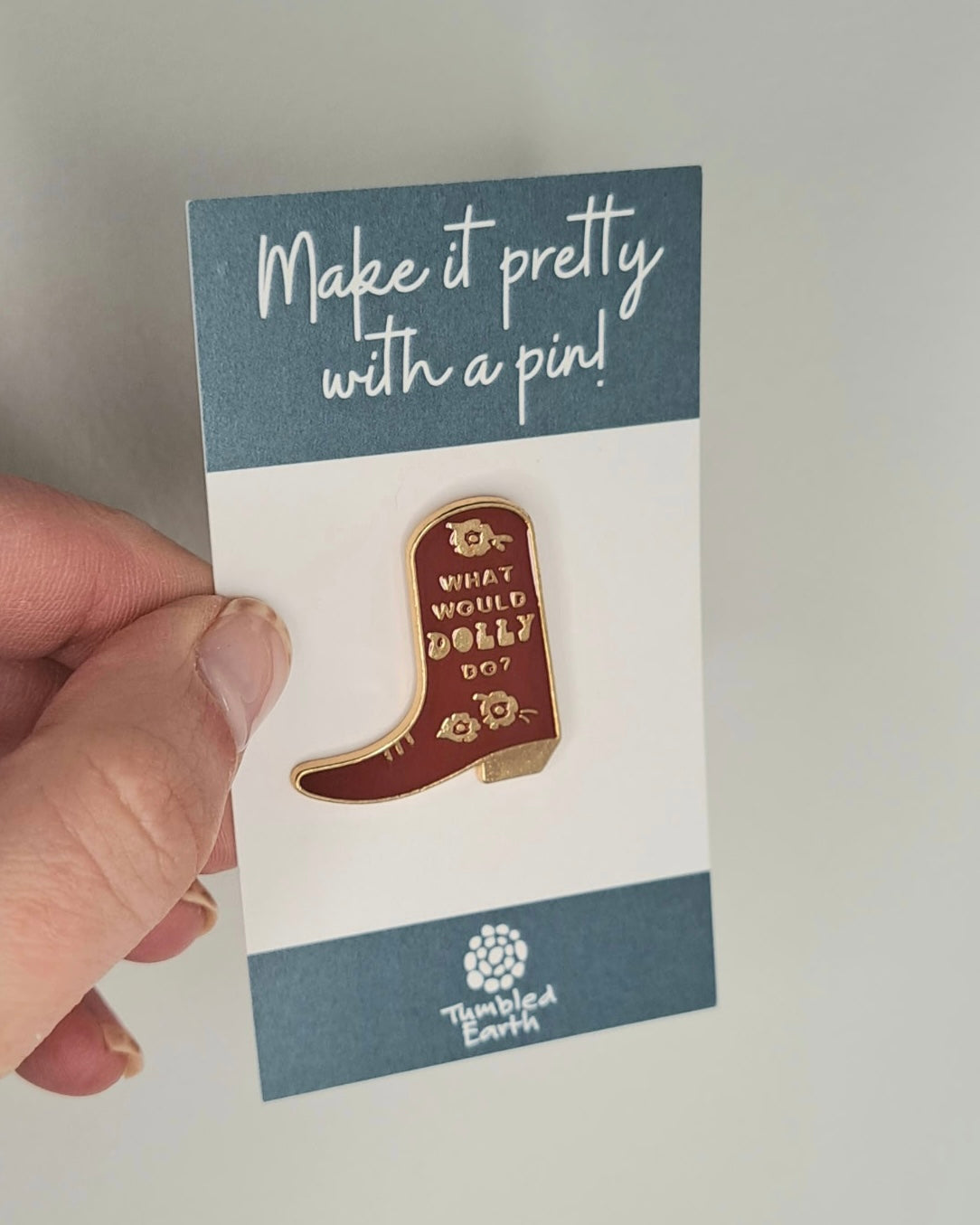 "What would Dolly do?" Enamel Pin