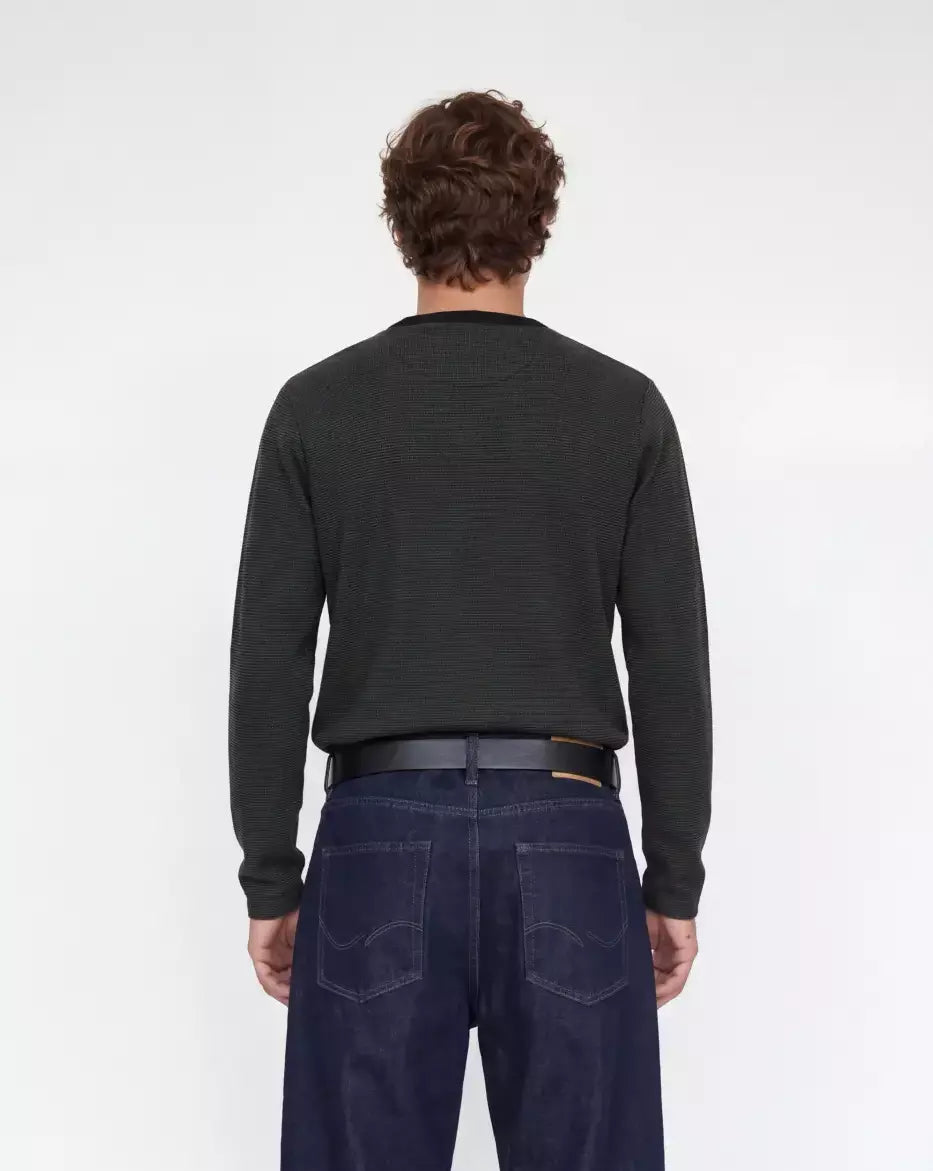 The Blatheo Long Sleeve Shirt: Black