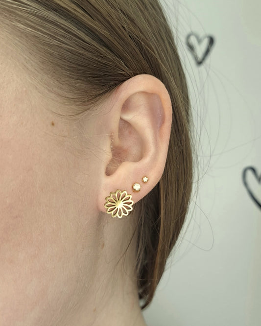 Daisy Flower Studs