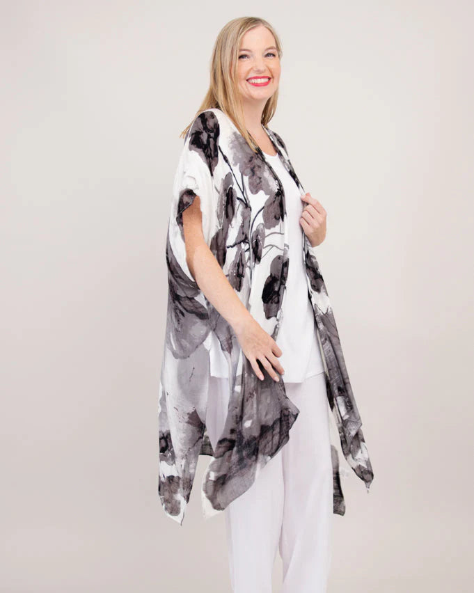The Darcy Impression Kimono 🍁