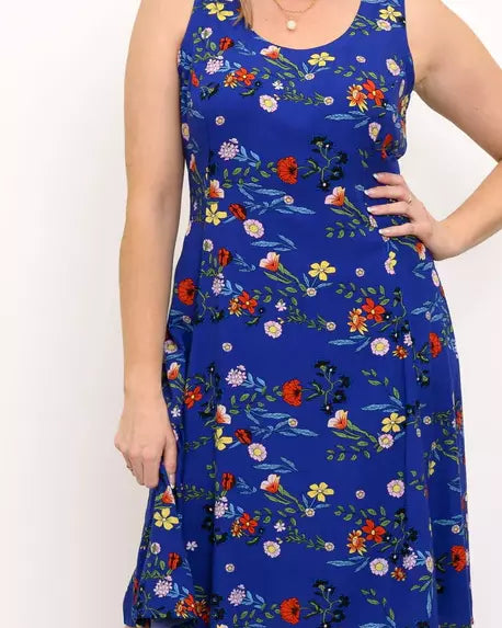 The Sara Lapis Field Dress 🍁