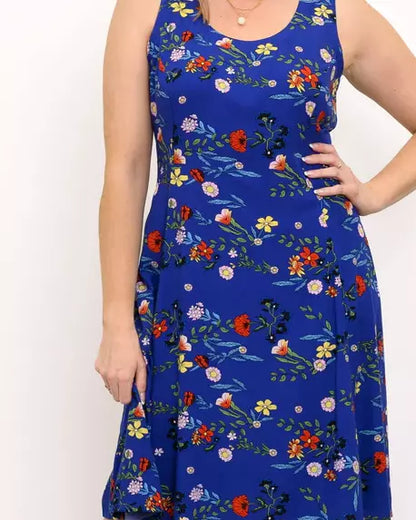 The Sara Lapis Field Dress 🍁