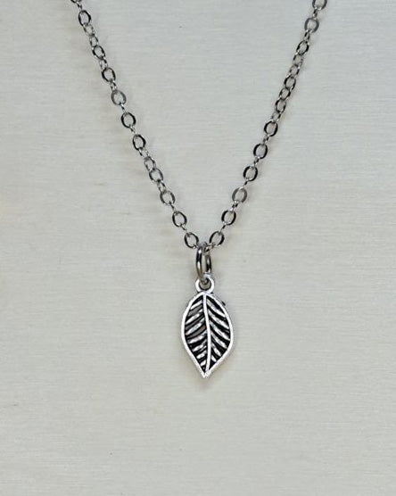 Leaf Silver Short Necklace
