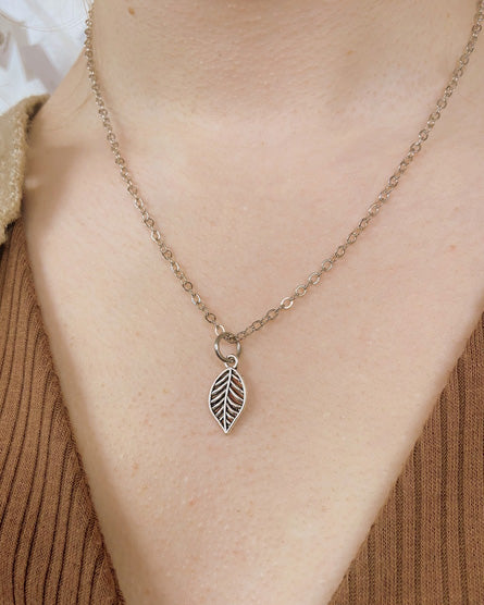 Leaf Silver Short Necklace