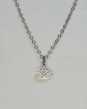 Lotus Silver Short Necklace